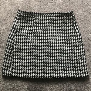 Herringbone black and white mini skirt